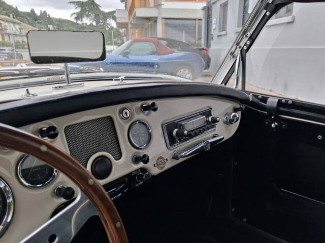 MG MGA 1500
