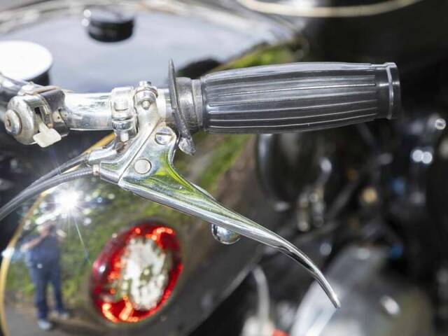 BSA B 33