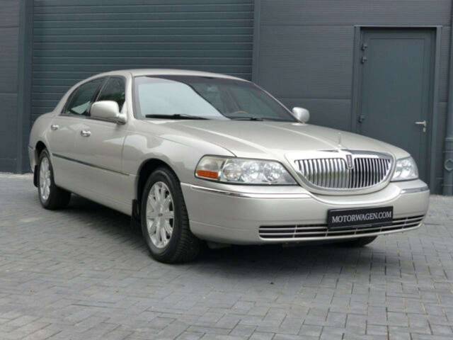 Afbeelding 1/11 van Lincoln Town Car (2008)