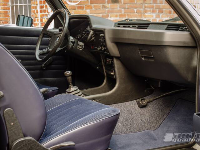 BMW 323i