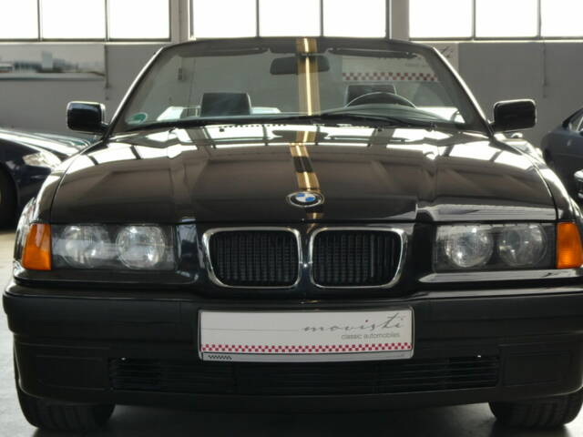 Immagine 1/40 di BMW 320i (1997)