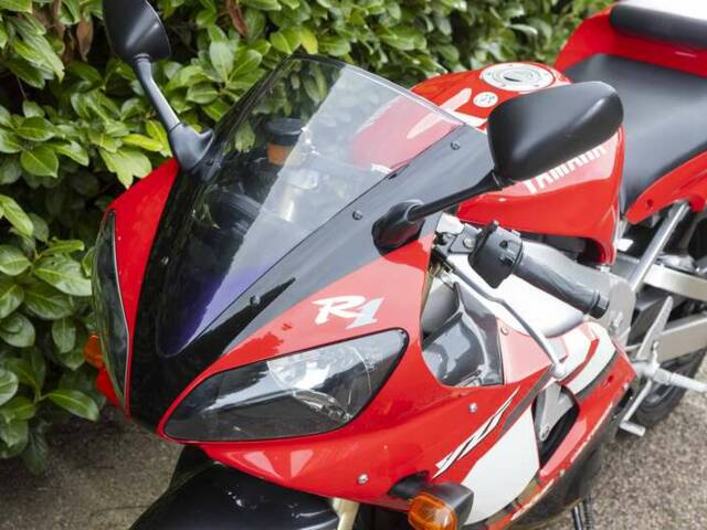 Yamaha YZF-R1