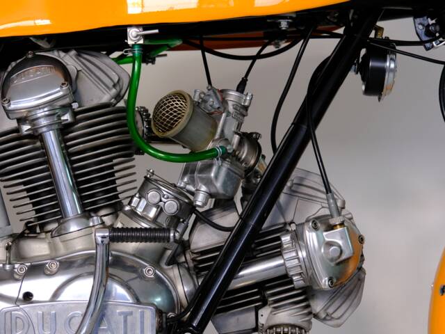Ducati 750 Sport
