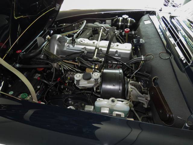 Mercedes-Benz 280 SL