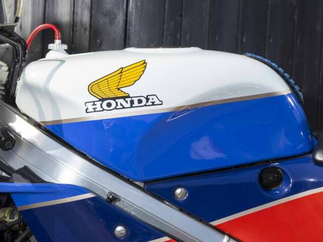 Honda VFR 750R RC 30