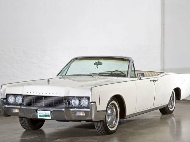 Imagen 1/20 de Lincoln Continental Convertible (1966)