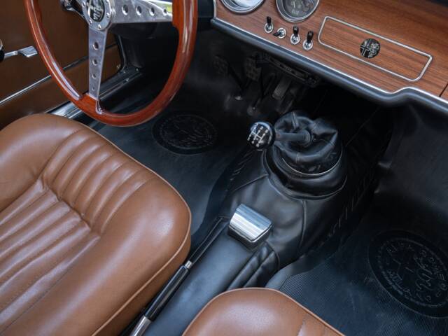 Alfa Romeo Giulia GT 1300 Junior