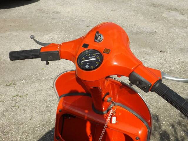 Piaggio Vespa P 200 E