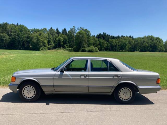 Imagen 1/29 de Mercedes-Benz 300 SE (1990)