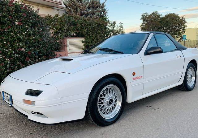 Afbeelding 1/9 van Mazda RX-7 Turbo (1990)