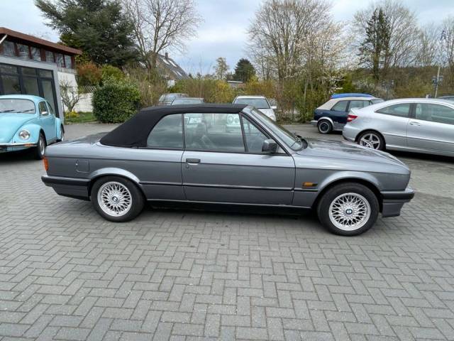 Bild 1/10 von BMW 325i (1991)