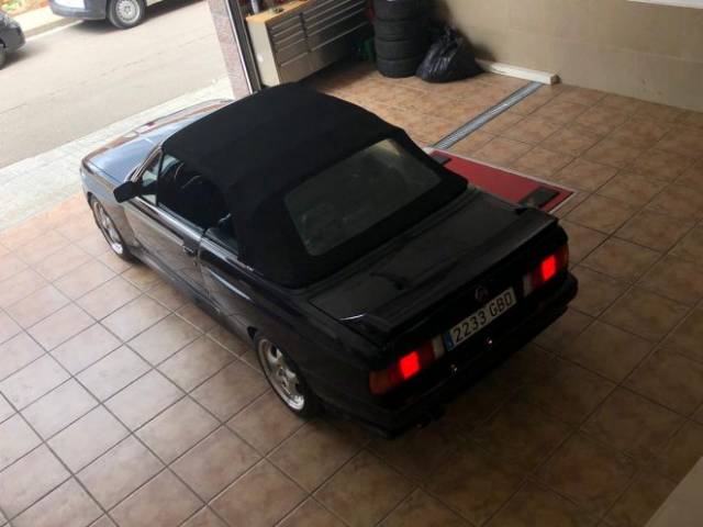 BMW 325i
