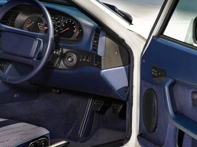 Porsche 944 S2