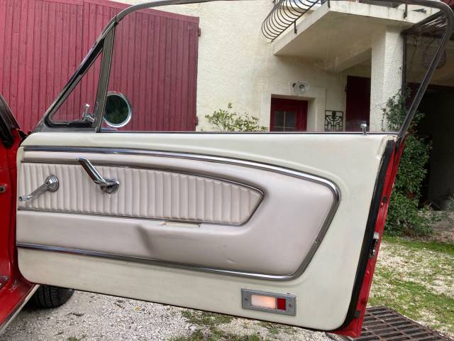 Ford Mustang 289 - Ford Mustang 65 Fastback. Panneau de porte droit.