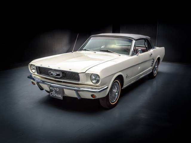 Ford Mustang 200