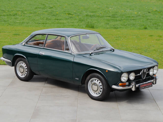 Image 1/50 of Alfa Romeo 1750 GT Veloce (1971)