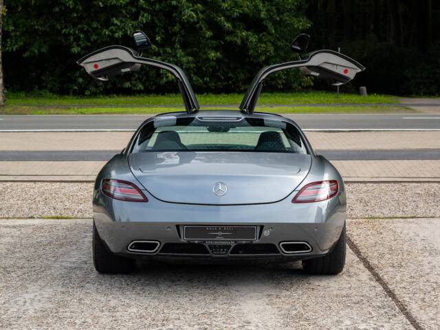 Mercedes-Benz SLS AMG
