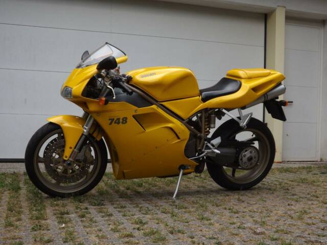 Ducati 748 Biposto
