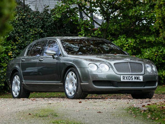 Afbeelding 1/35 van Bentley Continental Flying Spur (2005)