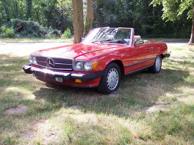 Mercedes-Benz 560 SL