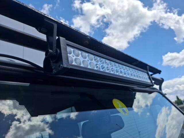 Land Rover Defender 110