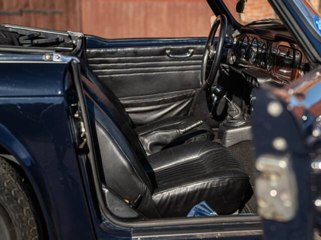Triumph TR 250