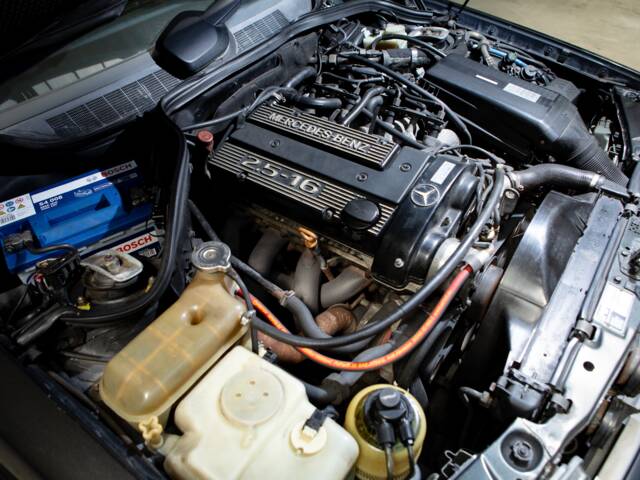 Mercedes-Benz 190 E 2.5-16