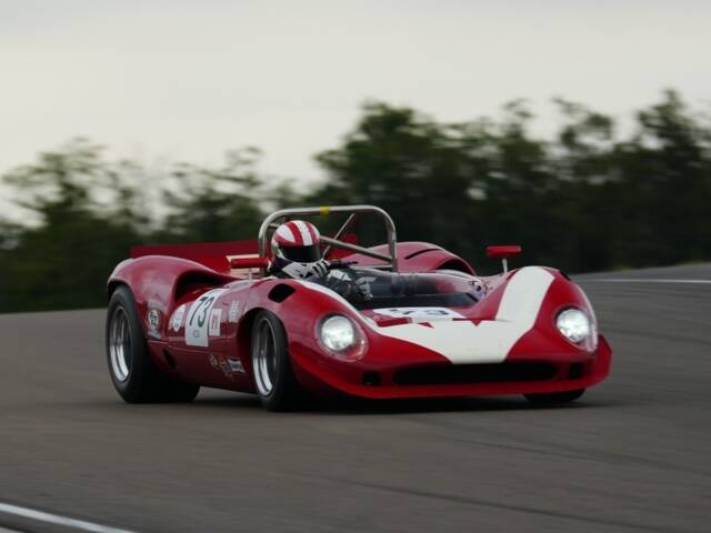 Lola T70