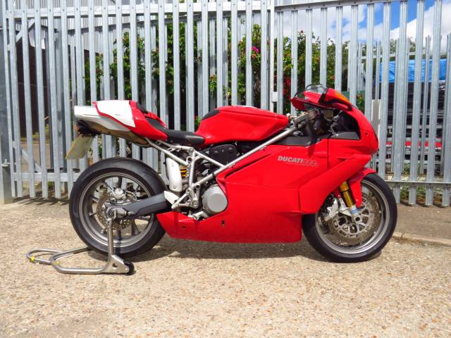 Imagen 1/35 de Ducati DUMMY (2003)