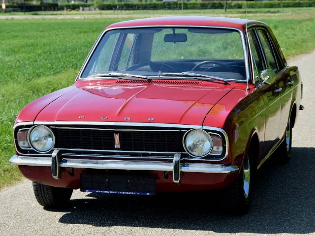 Image 1/39 of Ford Cortina 1600 Deluxe (1970)