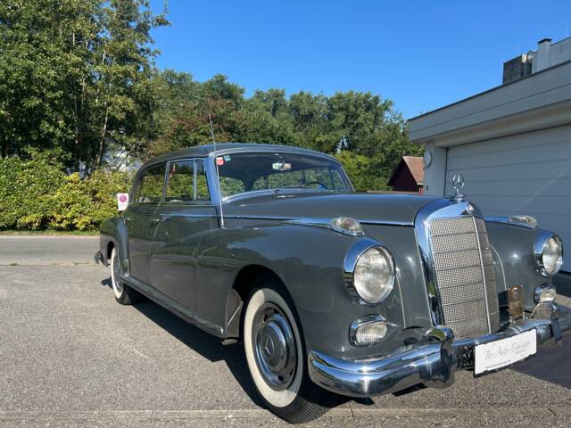 Mercedes-Benz 300 d