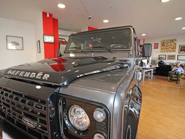 Land Rover Defender 90 Heritage