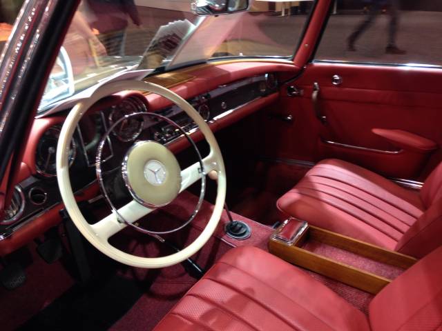 Mercedes-Benz 230 SL