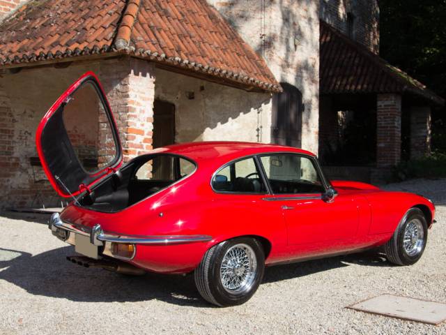 Jaguar E-Type V12 (2+2)