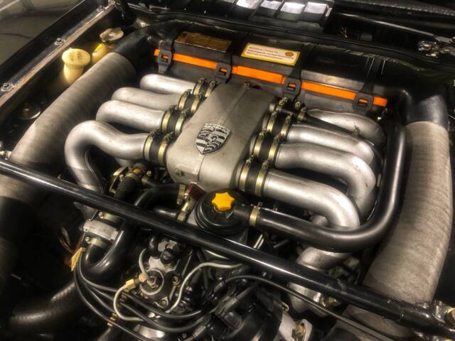 Porsche 928