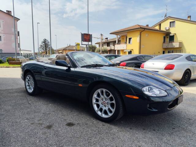 Jaguar XKR