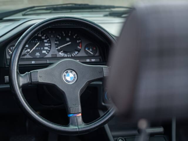 BMW 325i