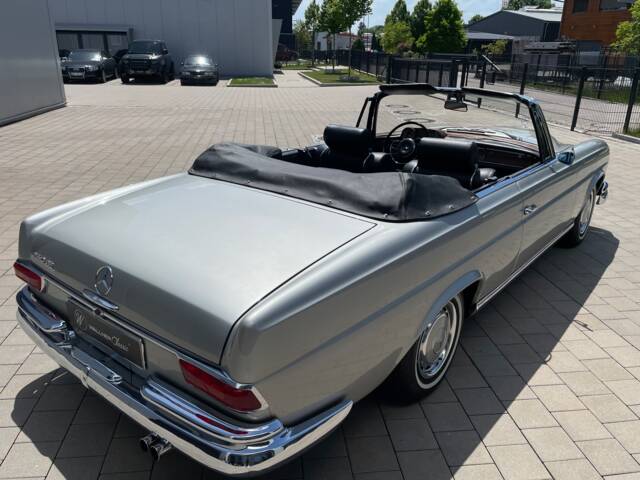 Mercedes-Benz 250 SE