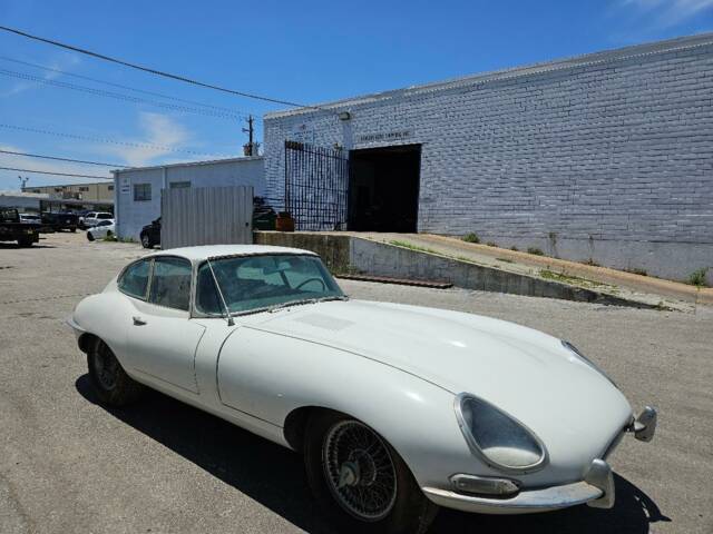 Afbeelding 1/27 van Jaguar E-Type 4.2 (1967)