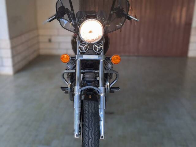 Moto Guzzi Nevada 750