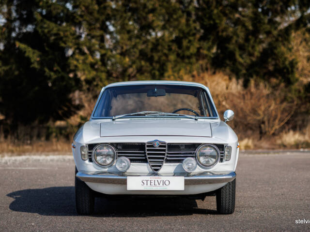 Alfa Romeo Giulia 1600 Sprint GT Veloce