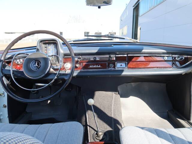 Mercedes-Benz 220 b
