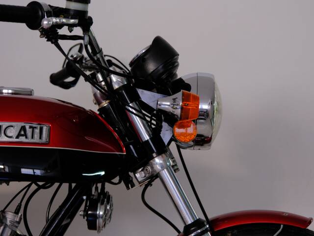 Ducati 750 GT