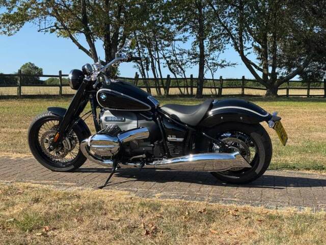 BMW R 18