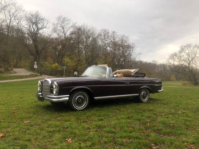 Mercedes-Benz 280 SE