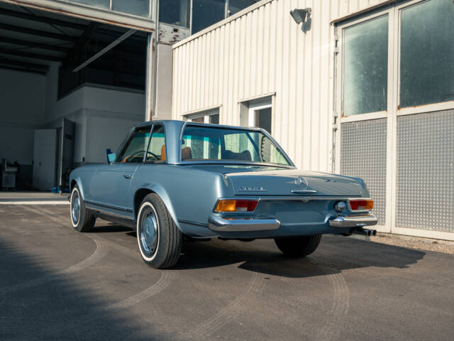 Mercedes-Benz 280 SL