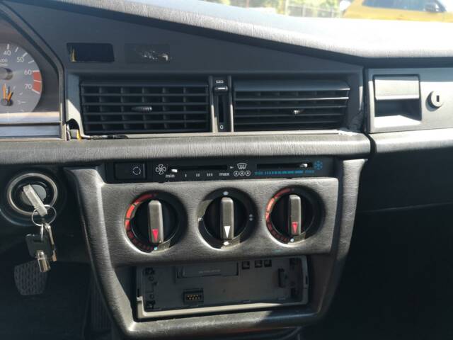 Mercedes-Benz 190 E 1.8