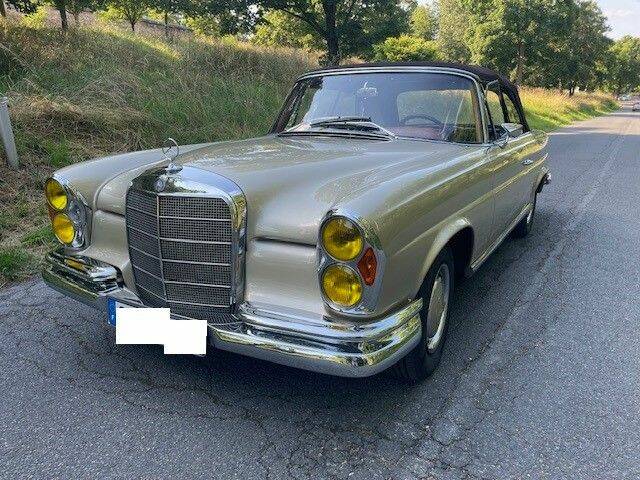 Immagine 1/12 di Mercedes-Benz 220 SE b (1962)