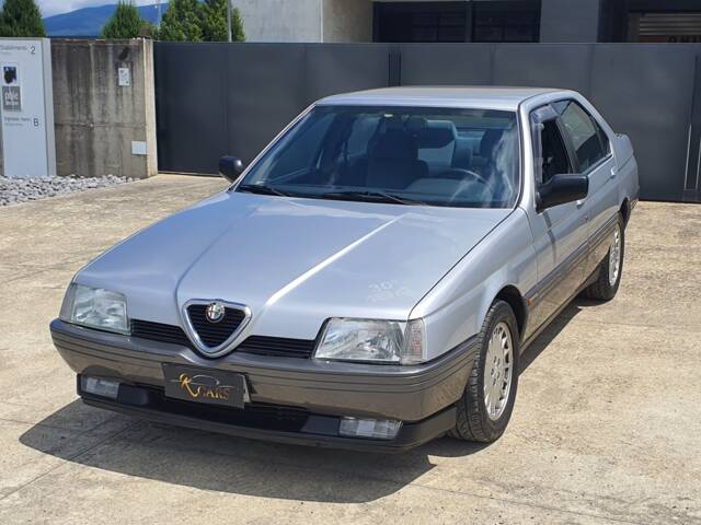 Image 1/42 de Alfa Romeo 164 3.0 V6 (1987)