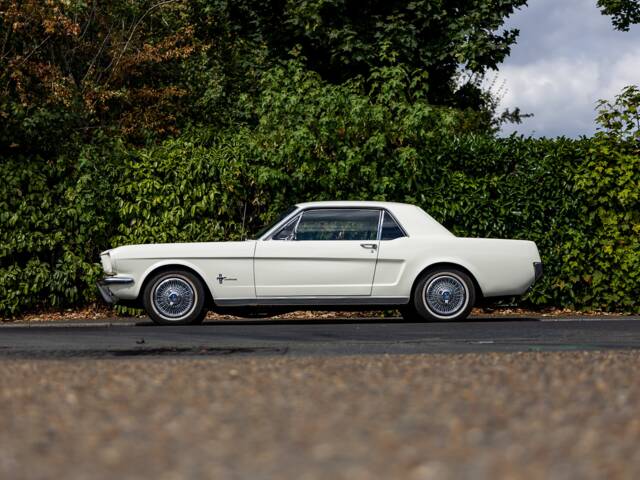 Ford Mustang 200